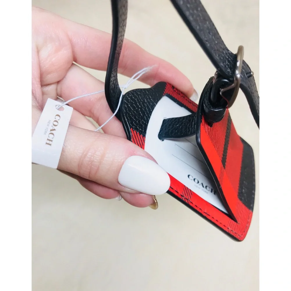 COACH LUXURY TAG